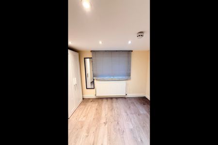 Room in a Shared House, Arcadian Gardens, N22 - Photo 5