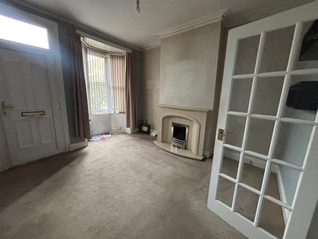 2 bedroom terraced house to rent - Photo 2