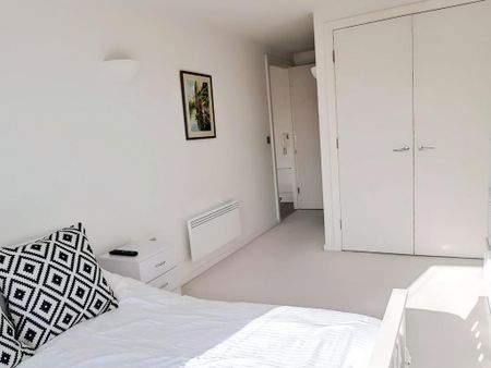 2 bedroom flat to rent - Photo 4