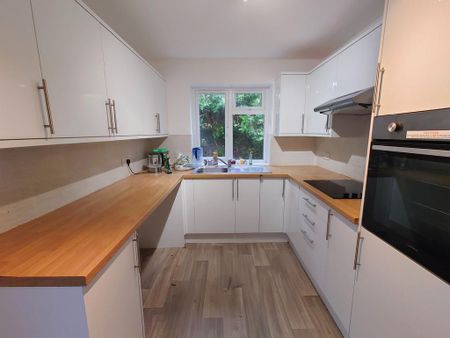 3 bedroom bungalow to rent - Photo 3