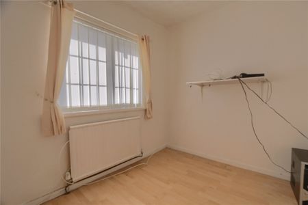 3 bed terraced house to rent in Barholm Close, Middlesbrough, TS3 - Photo 3