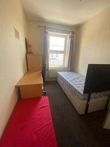 5 bedroom end of terrace house to rent - Photo 5