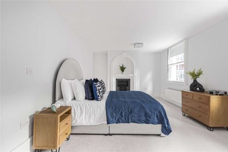 An exceptional three-bedroom house arranged over four storeys, in the heart of Marylebone. - Photo 4