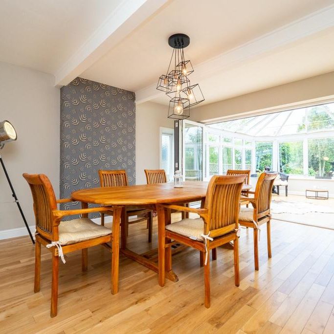 5 bedroom detached house to rent - Photo 1