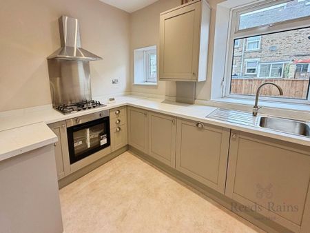 2 bedroom terraced house to rent - Photo 5