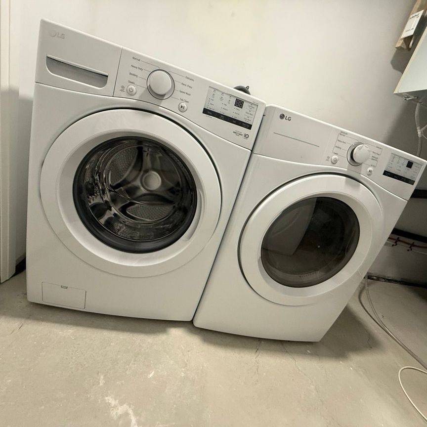 For Lease - 213 Danny Wheeler Boulevard, Georgina, Ontario - Photo 1