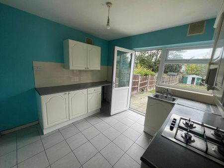 3 bedroom terraced house to rent - Photo 4