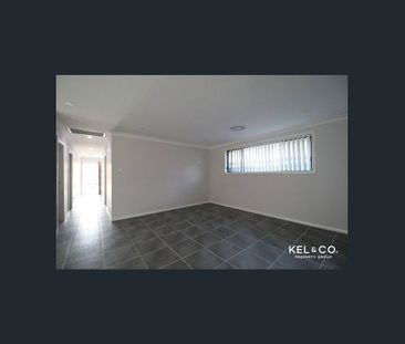 Elegant near new family home - Photo 5