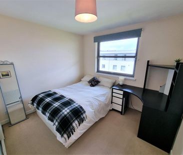 3 bedroom flat to rent - Photo 6