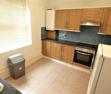 3 bedroom flat to rent - Photo 6