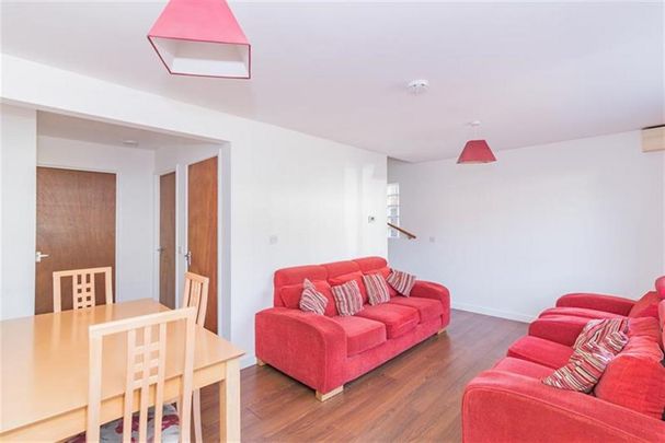 5 bedroom detached house to rent - Photo 1