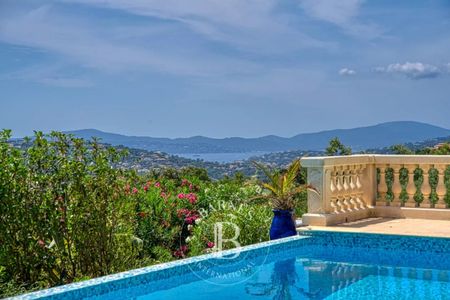 LOCATION SAISONNIÈRE - SAINTE-MAXIME - VILLA MODERNE VUE GOLF - 4 CHAMBRES - Photo 5