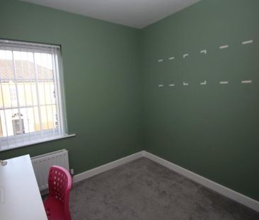 8 Bashford Park Hill, Carrickfergus, BT38 9FG - Photo 6