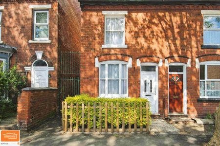 2 bedroom terraced house to rent - Photo 2
