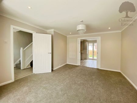 4 bed terraced house to rent in Anne Close, Maidenhead, SL6 - Photo 3