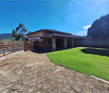 Casa com 2 Dormitórios para alugar, 170m² por R$3.600/mês - Cachoer... - Foto 2