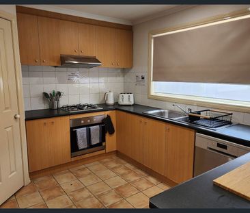 Furnished Room with all bills included - Photo 6