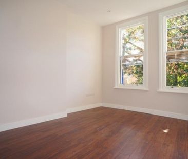 STUNNING NEWLY REFURBISHED ONE BEDROOM FLAT IN SOUTH HAMPSTEAD ZONE 2 - Photo 1