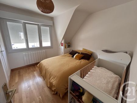 Location Appartement 3 pièces 80m² JULLOUVILLE 50610 - Photo 3