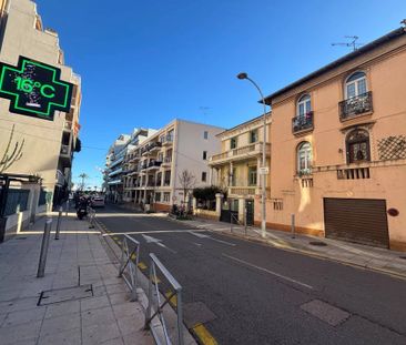 NICE CARRAS - STUDIO MEUBLE AVEC CHAMBRE - BALCON. - Photo 3
