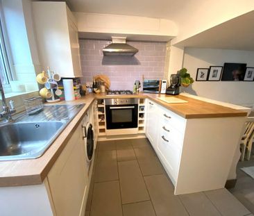 2 bedroom terraced house to rent - Photo 4