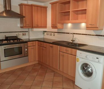 3 bedroom terraced house to rent - Photo 2