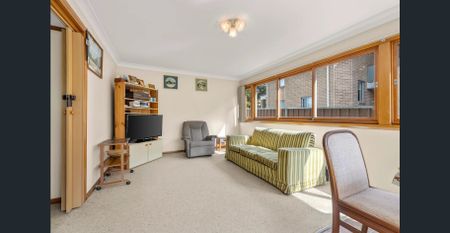 6 Month Lease Only - Well Maintained Single Level Home - Photo 3