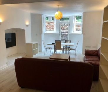 4 bedroom flat to rent - Photo 3