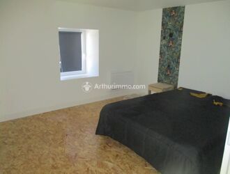 Location Appartement 2 pièces 40 m2 à Saint-Jean-d'Angély - Photo 2