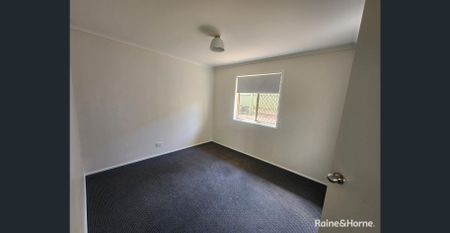 4 Bed Family Home - Photo 2