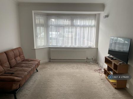 3 bedroom end of terrace house to rent - Photo 3
