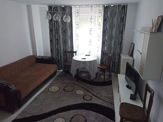 Garsoniera renovata libera mobilata si utilata - Fotografie 1