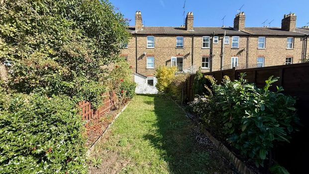 2 bedroom terraced house to rent - Photo 1