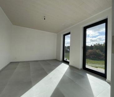 Nieuwbouwwoning in Halfopen verband in een nieuwe verkaveling - Photo 6