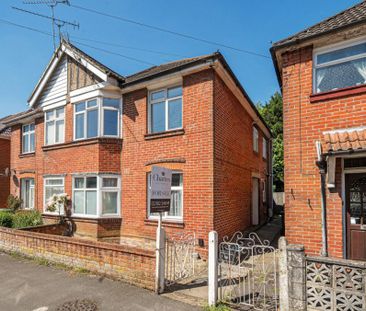 2 Bedroom Flat / Apartment - Percy Road, Southampton - Photo 6