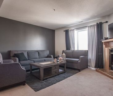 For Lease - 330 Cresthaven Drive Unit# 33, Barrhaven, Ontario - Photo 2