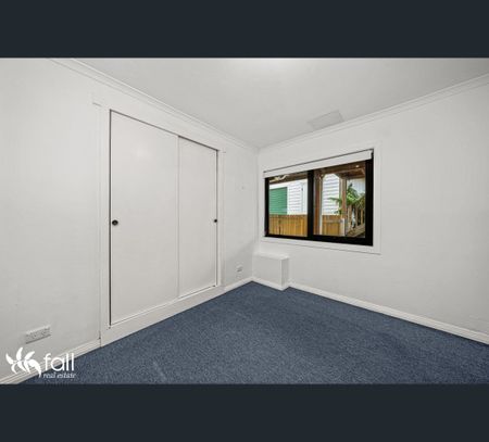 2/5 Carr Street, North Hobart, Tas 7000 - Photo 4
