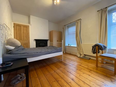 Mackintosh Place, Roath - Photo 3
