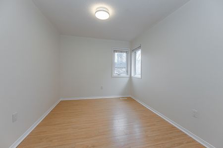 For Lease - 190 Forum Drive Unit# 71, Mississauga, Ontario - Photo 2