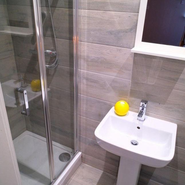 1 bedroom in a house share to rent - Photo 1