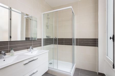 location Appartement T4 DE 138.8m² À PARIS - Photo 5