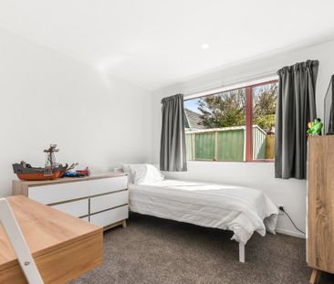 19 Phar Lap Grove, Trentham - Photo 4