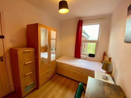 Donegall Road, Room 2, All Bills Included, Belfast, BT12 5NA - Photo 3