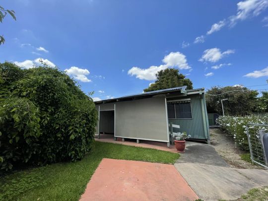 NEAT & TIDY STUDIO LIVING ! - Photo 1