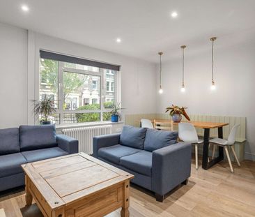 Superbly presented, 3 double bedroom maisonette on a leafy street in central Barnsbury. - Photo 3