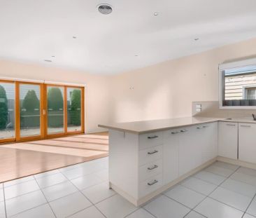 3 Bed, 2 Bath - Photo 3