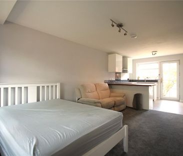 Studio to rent - Photo 5