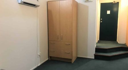 Studio apartment, Central Queen Street - Photo 2