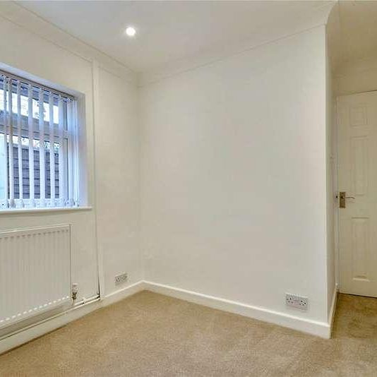 Willow Court, Droitwich Spa, Worcestershire, WR9 - Photo 1