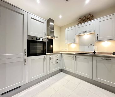 1, Adel Manor Gardens, Leeds, West Yorkshire, LS16 7FP - Photo 4